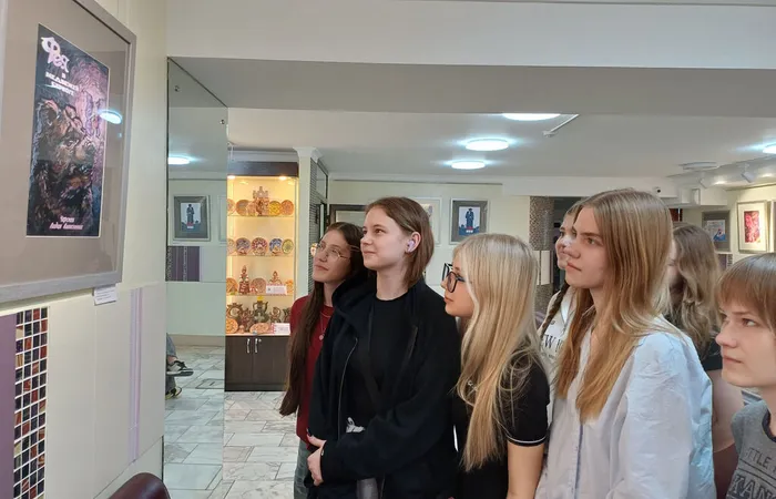 Учащиеся 4 класса на выставке "Цифровой взгляд"
